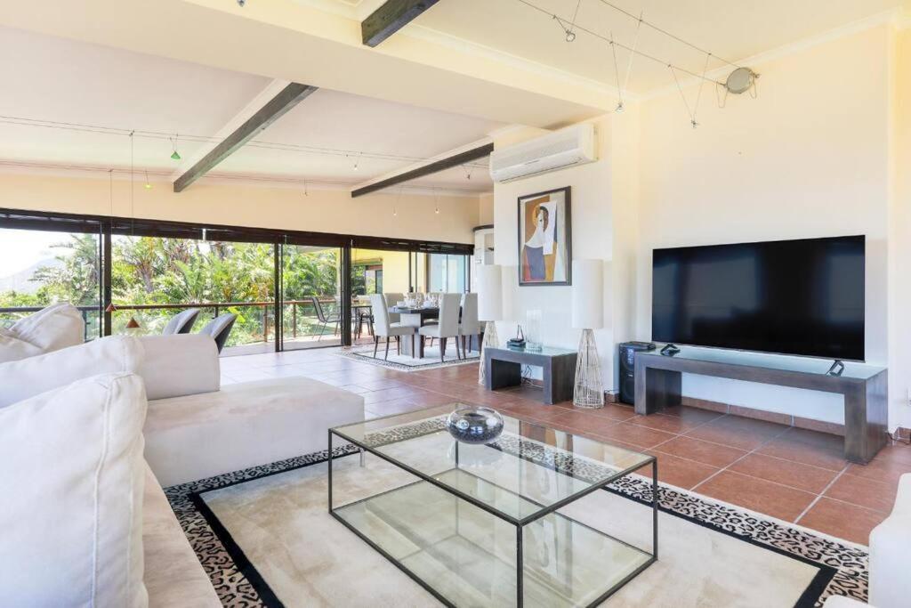 Sol Camps Bay - Family With 360 Views Villa