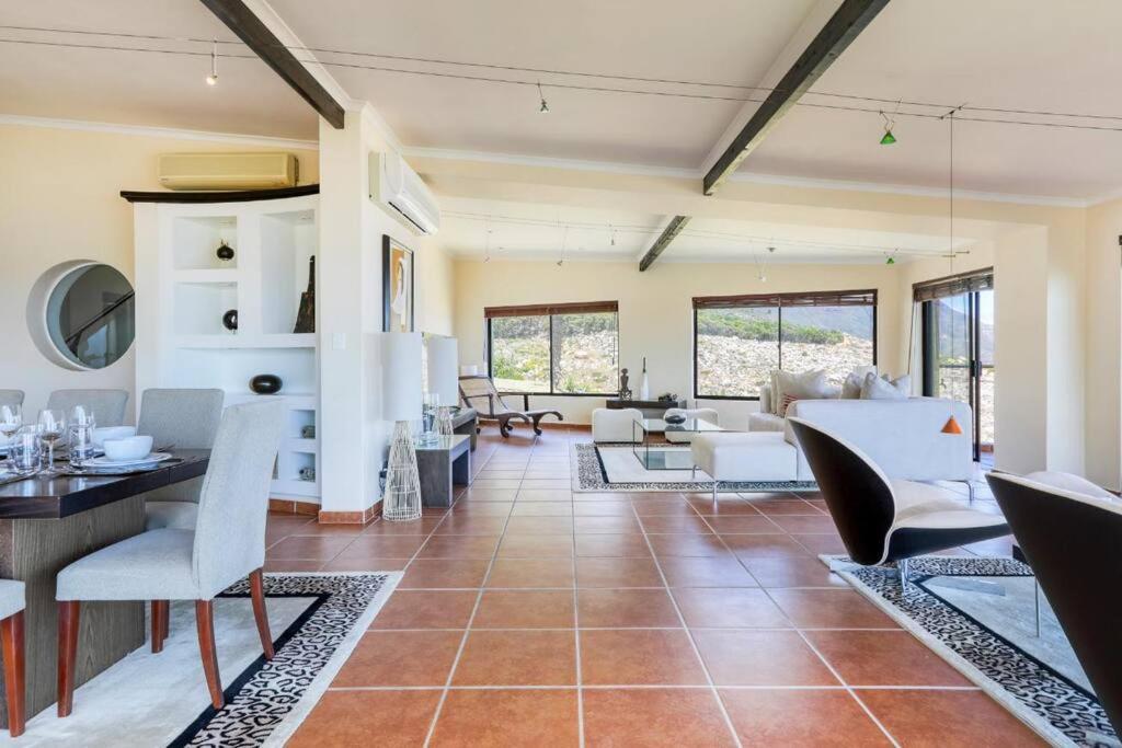 Villa Sol Camps Bay - Family With 360 Views Cape Town