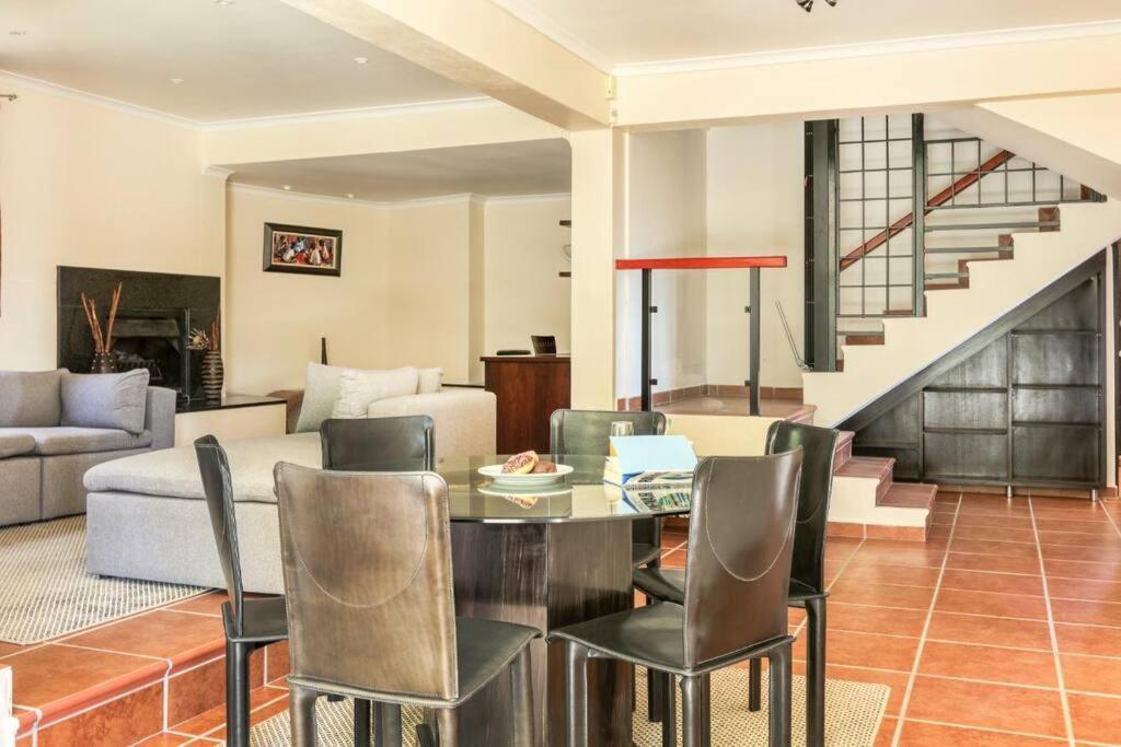 Sol Camps Bay - Family With 360 Views Villa *